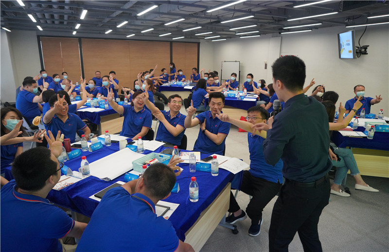 2021年8月7日，中怡设计召开“转变角色，带好团队”2021年夏季主管骨干管理培训。