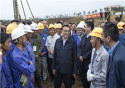 2015年，国务院总理李克强视察位于海南的中天建设集团第七建设公司项目部